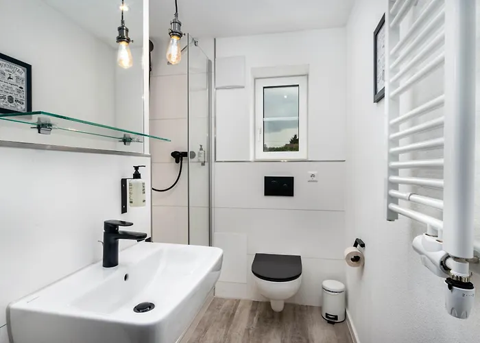 Q Bed and Breakfast 4*